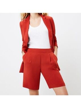 Like new Loft Bermuda shorts style with elegance ❤️